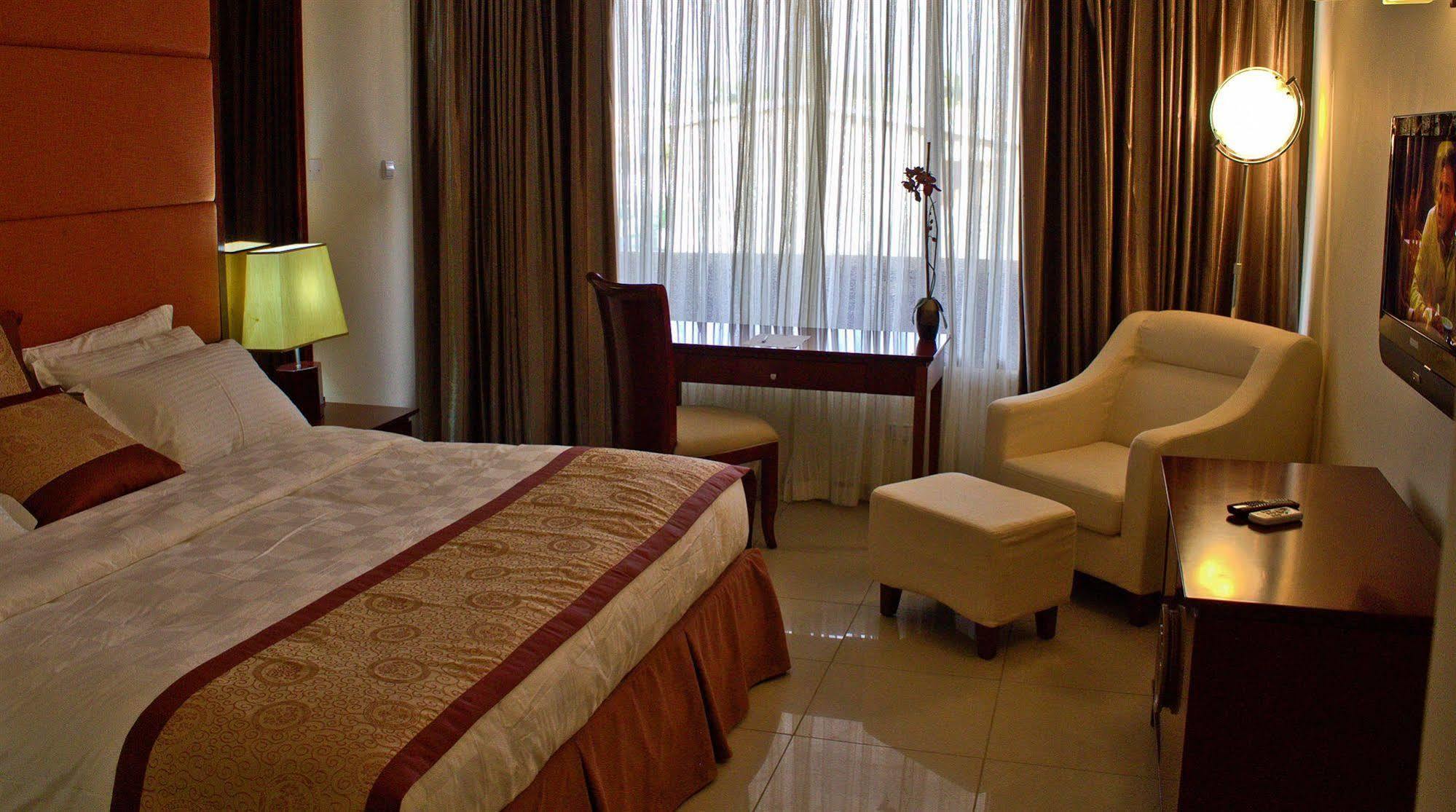 Royal Nick Hotel Lashibi エクステリア 写真