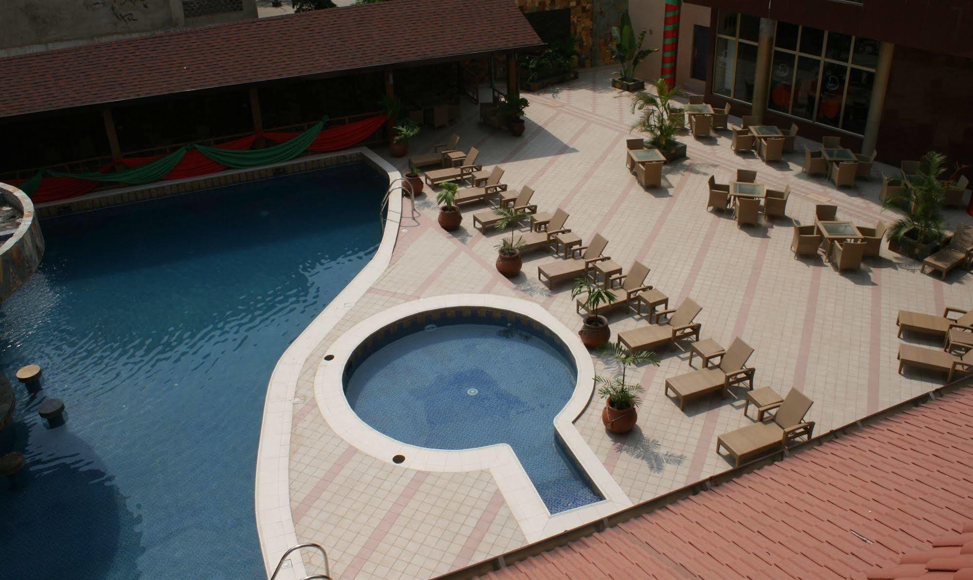 Royal Nick Hotel Lashibi エクステリア 写真